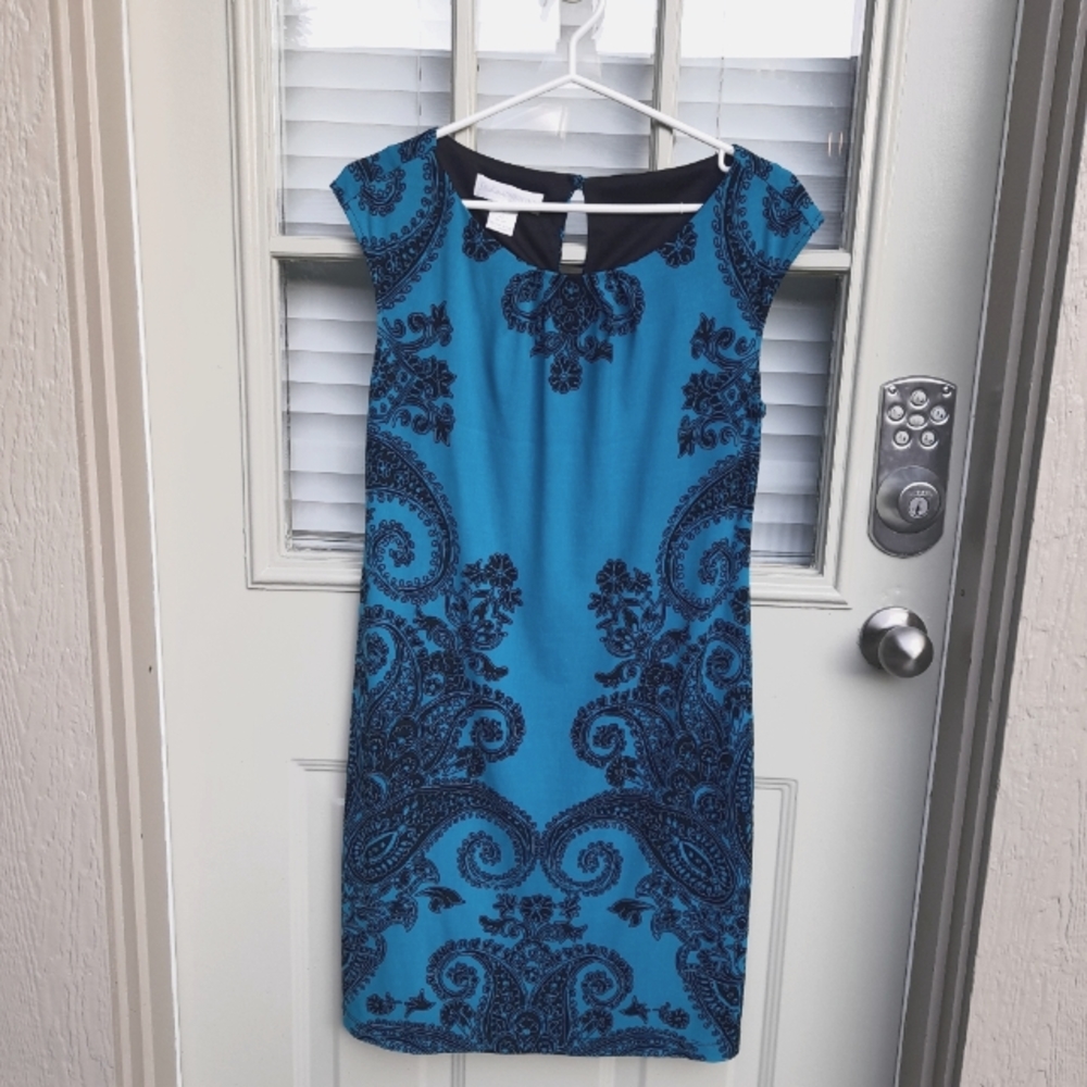 Womens dress size 8,Looks blue but is turquoise